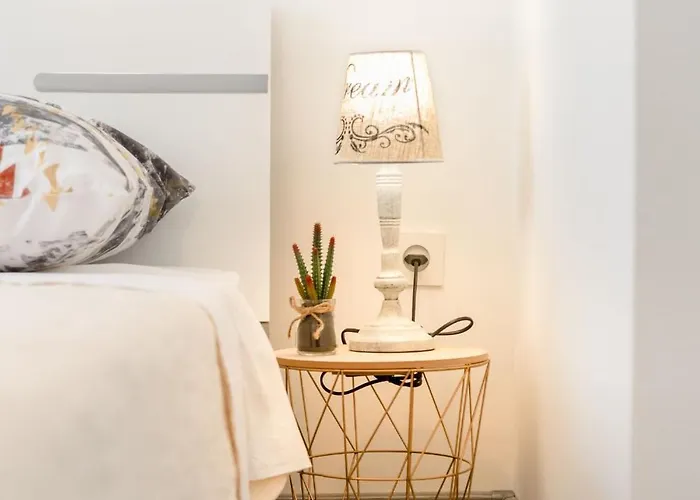 Apartmants Ujevic アパート *