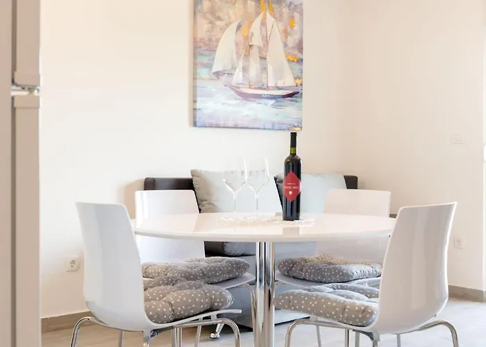 Apartmants Ujevic アパート トロギール