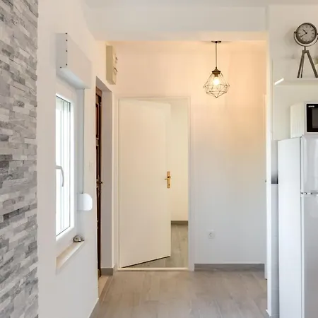 Apartmants Ujevic Lägenhet *